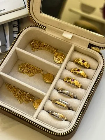 🎁 Velvet Jewellery Organiser (100% off)