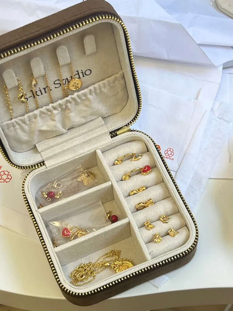 🎁 Velvet Jewellery Organiser (100% off)