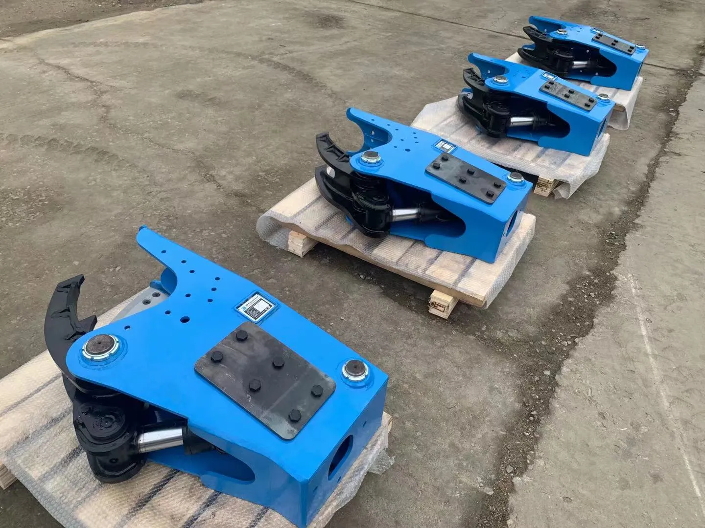 Alpha 200 Excavator Tree Shear - 1.5-5 Tonne