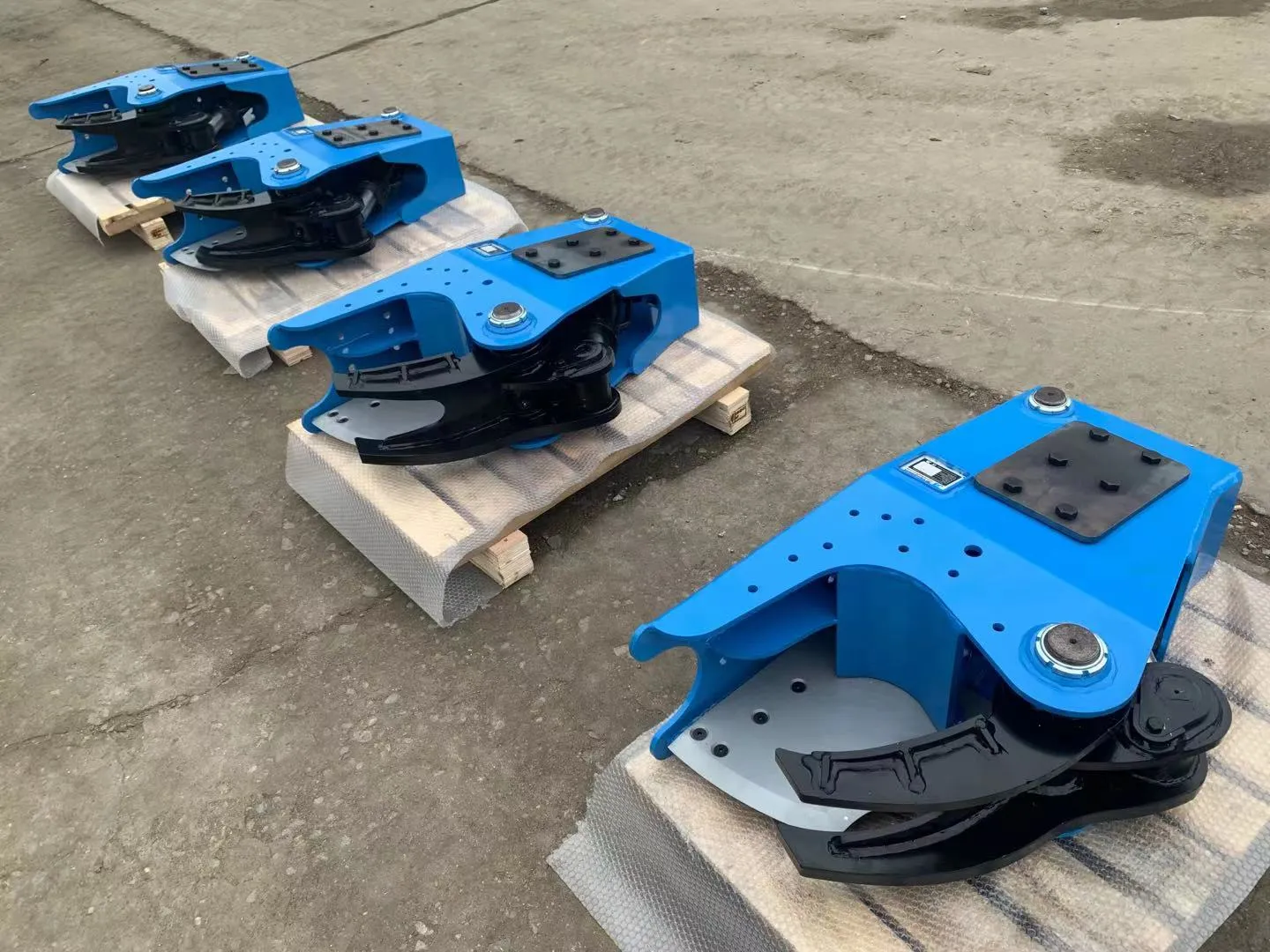 Alpha 200 Excavator Tree Shear - 1.5-5 Tonne
