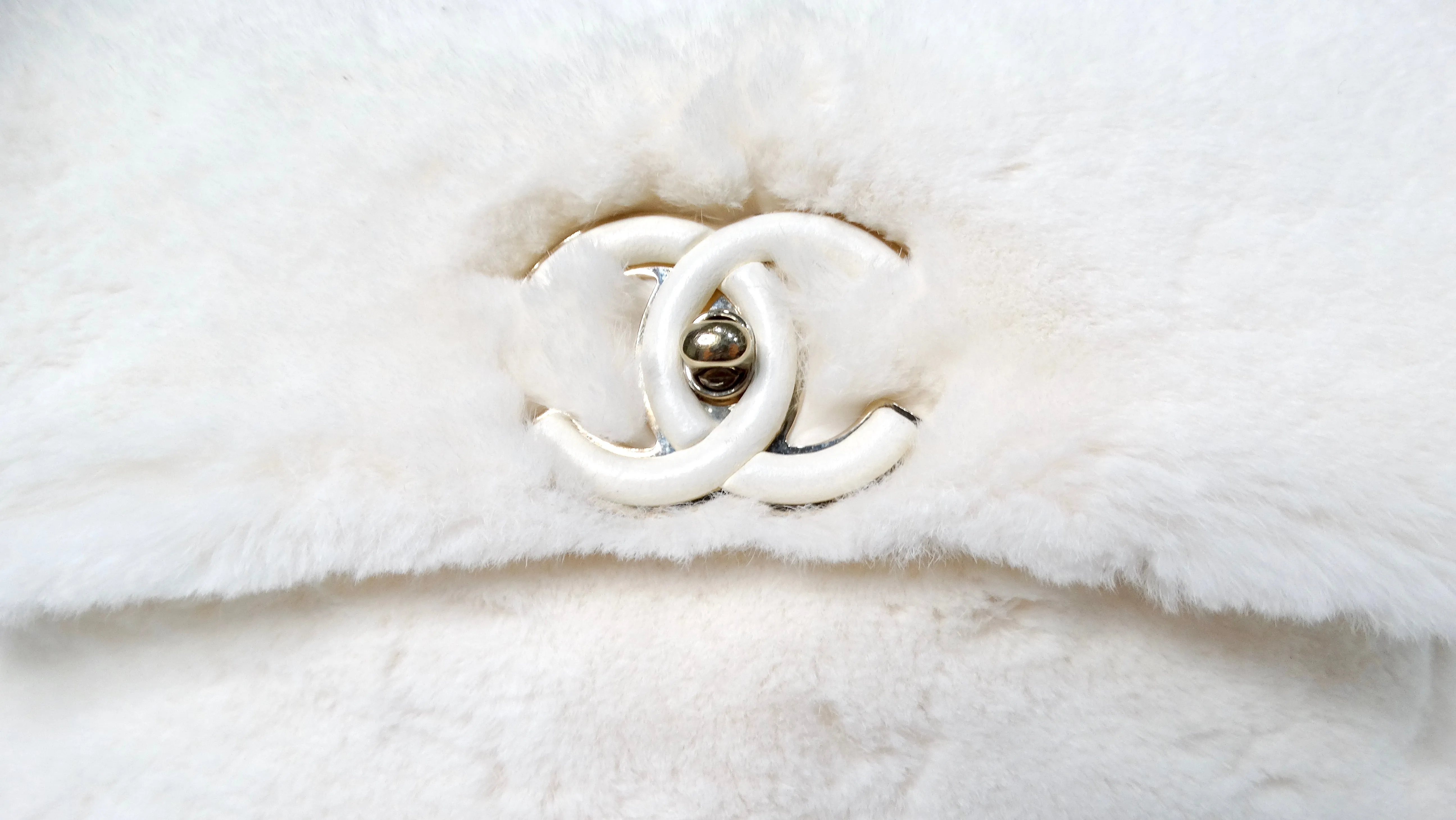 Chanel 2017-18 Ivory Rabbit Fur Shoulder Flap Bag With Gold-Tone Hardware