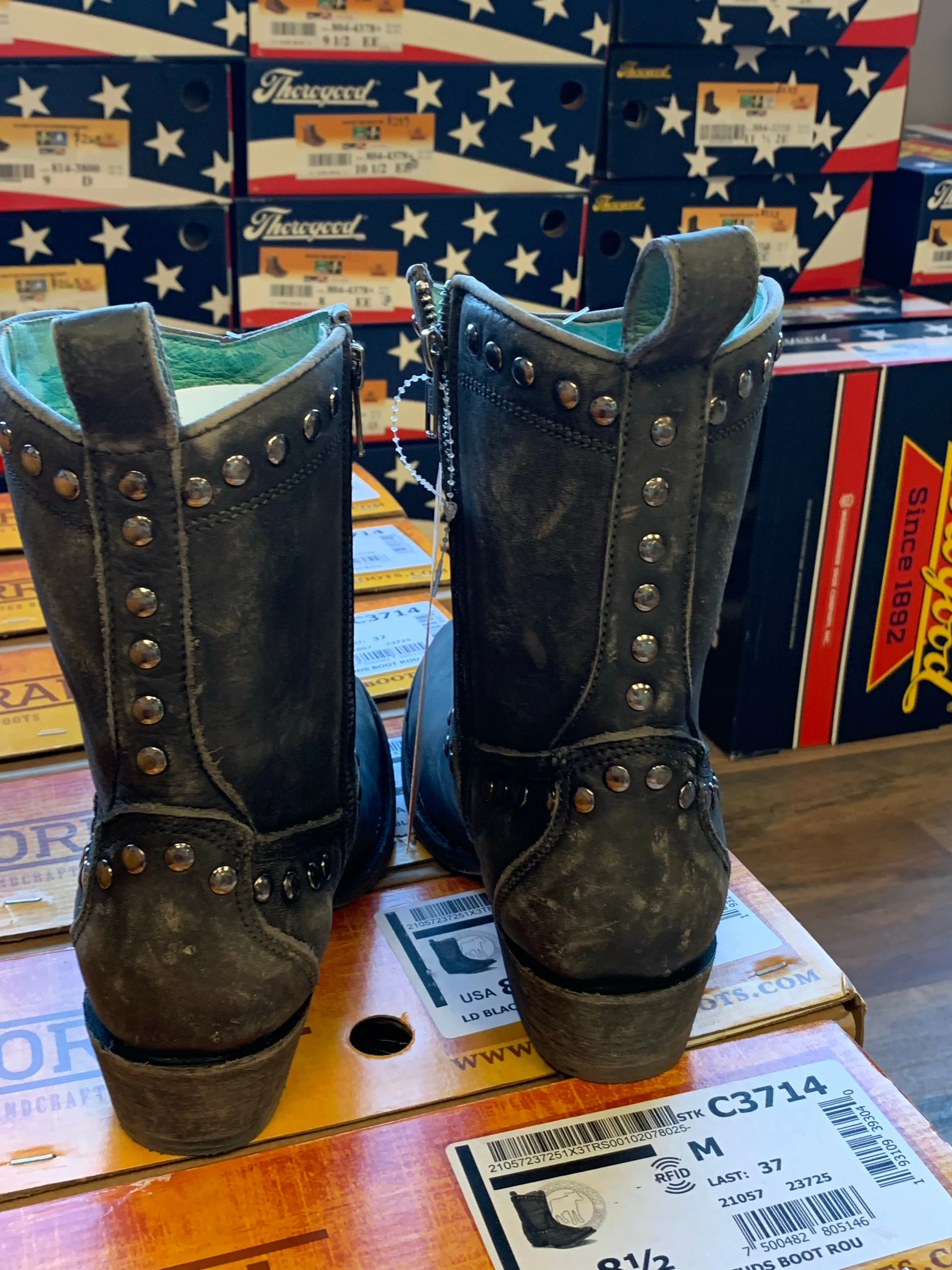 CORRAL BLACK ZIPPER STUDS ROUND TOE BOOT