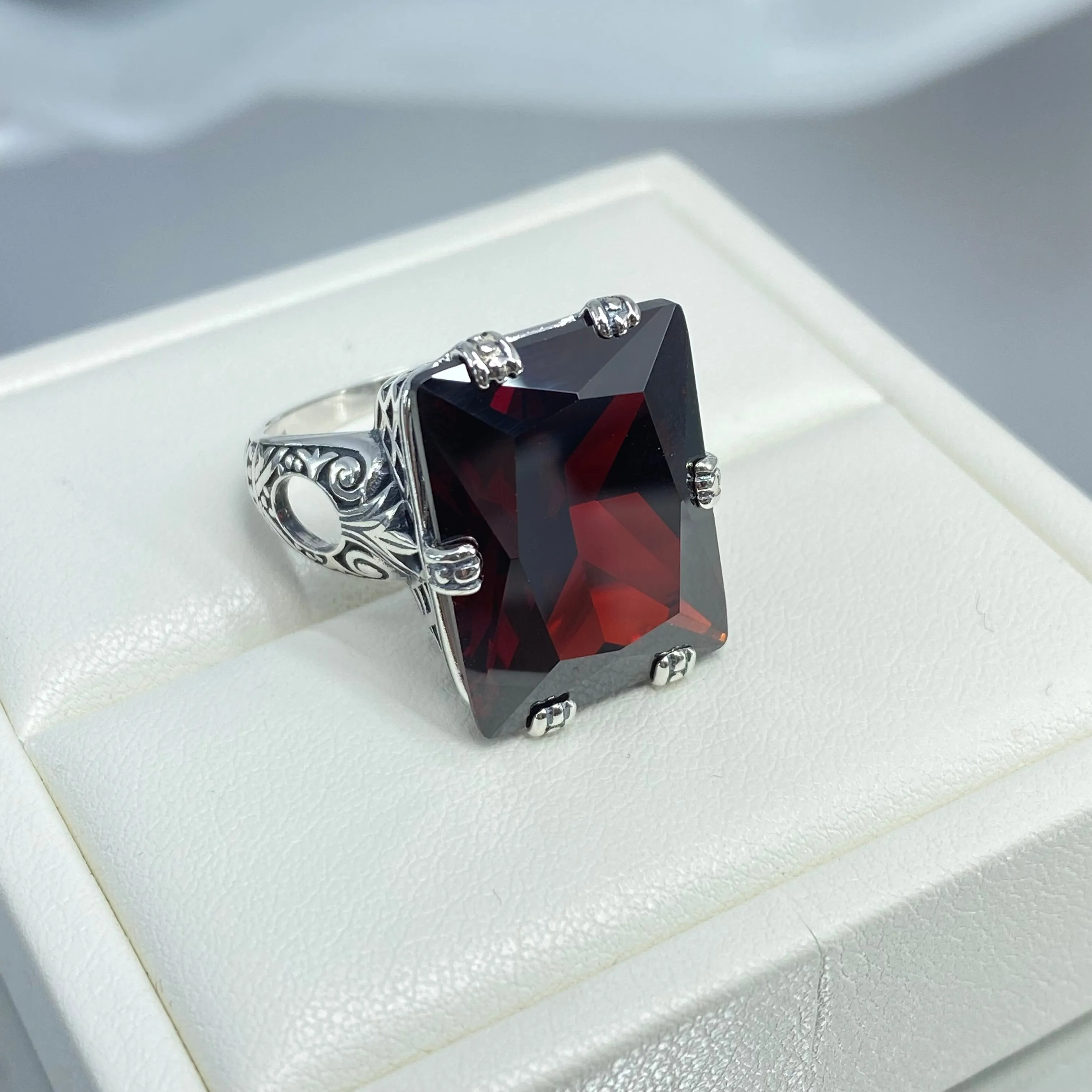 Red Garnet CZ Ring, 6 Prong Ring, 30ct Art Deco Ring, Vintage Jewelry #D104