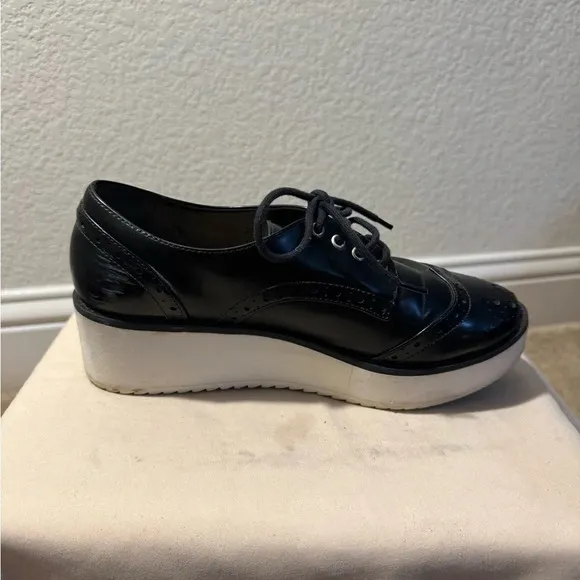 Schutz Black leather platform oxfords- Size 6Made in Brazil