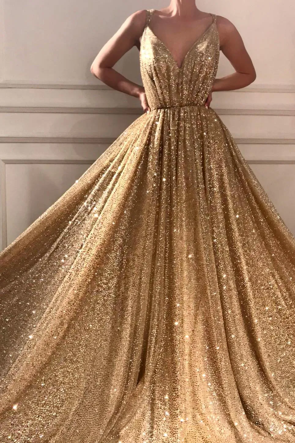 Sparkly A Line Spaghetti Straps Floor Length Sleeveless Gold Long Tulle Prom Dress OHC109