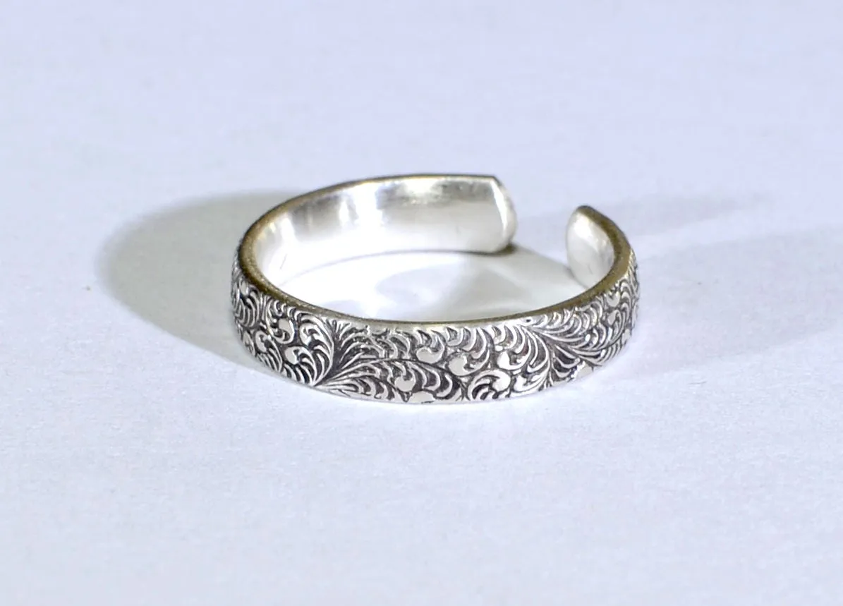 Sterling Silver Toe Ring with Wild Flowers