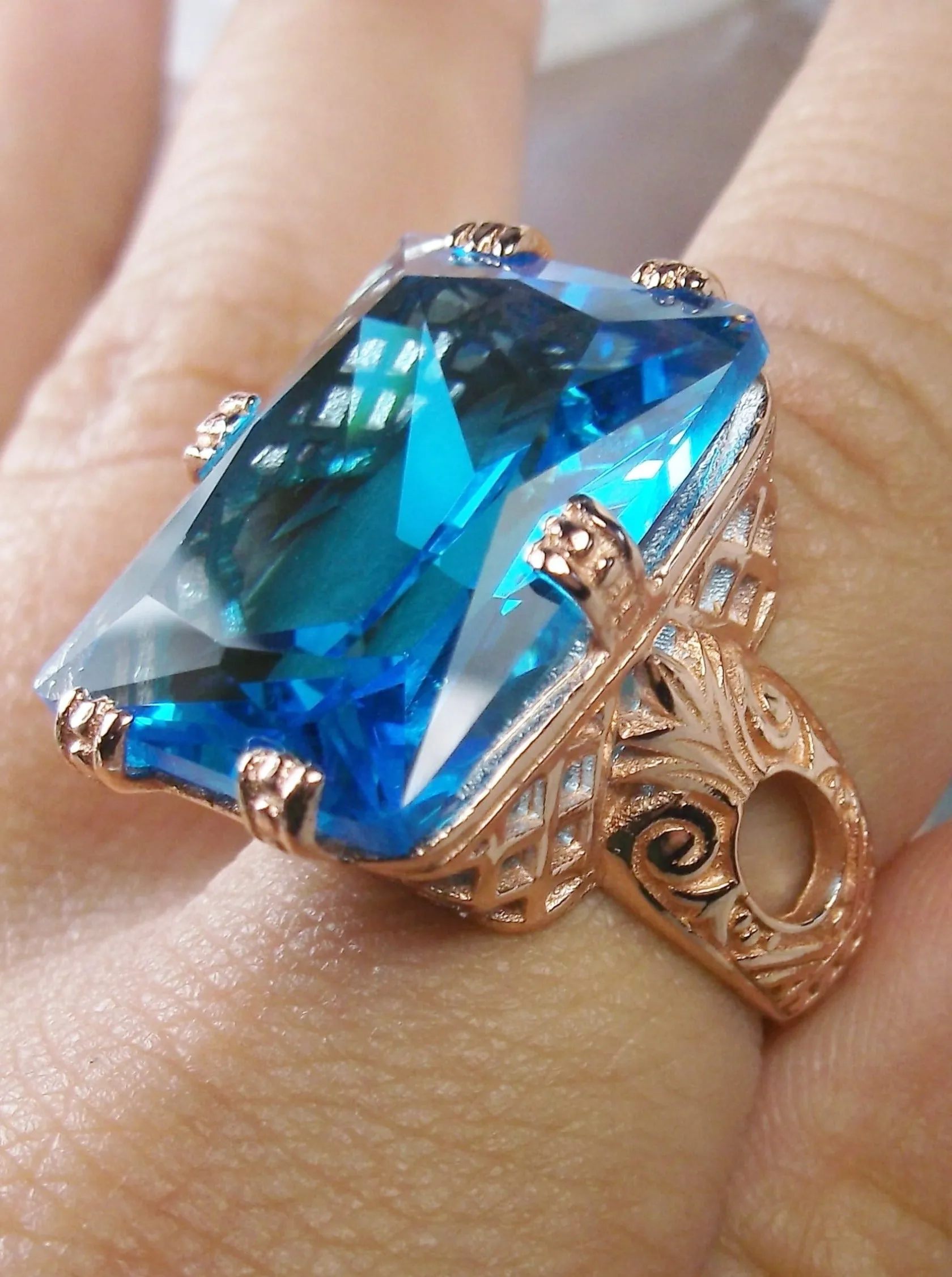 Swiss Blue Topaz Ring, 6 Prong Rose Gold plated Ring, 30ct Gem, Vintage Jewelry #D104