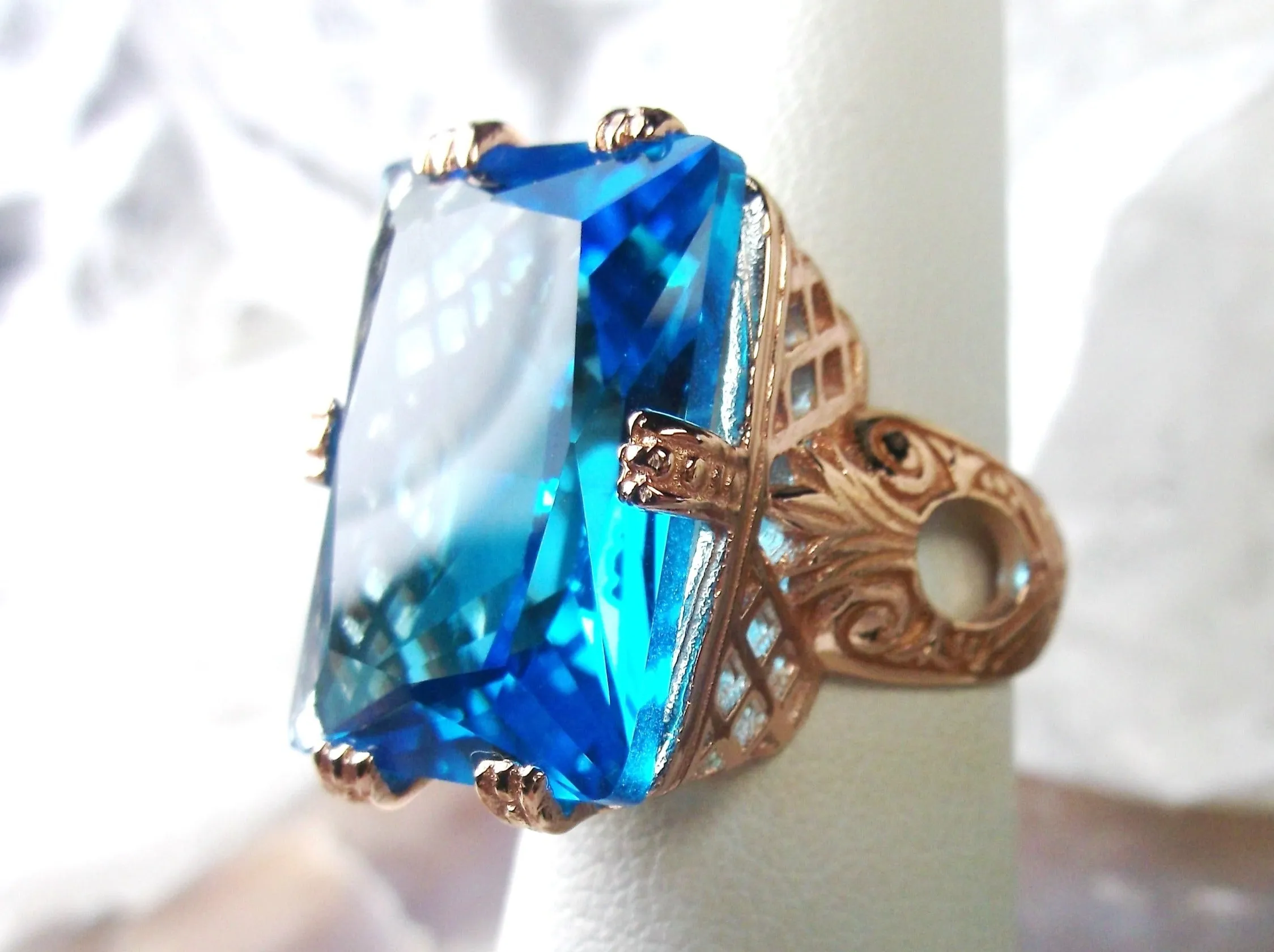 Swiss Blue Topaz Ring, 6 Prong Rose Gold plated Ring, 30ct Gem, Vintage Jewelry #D104