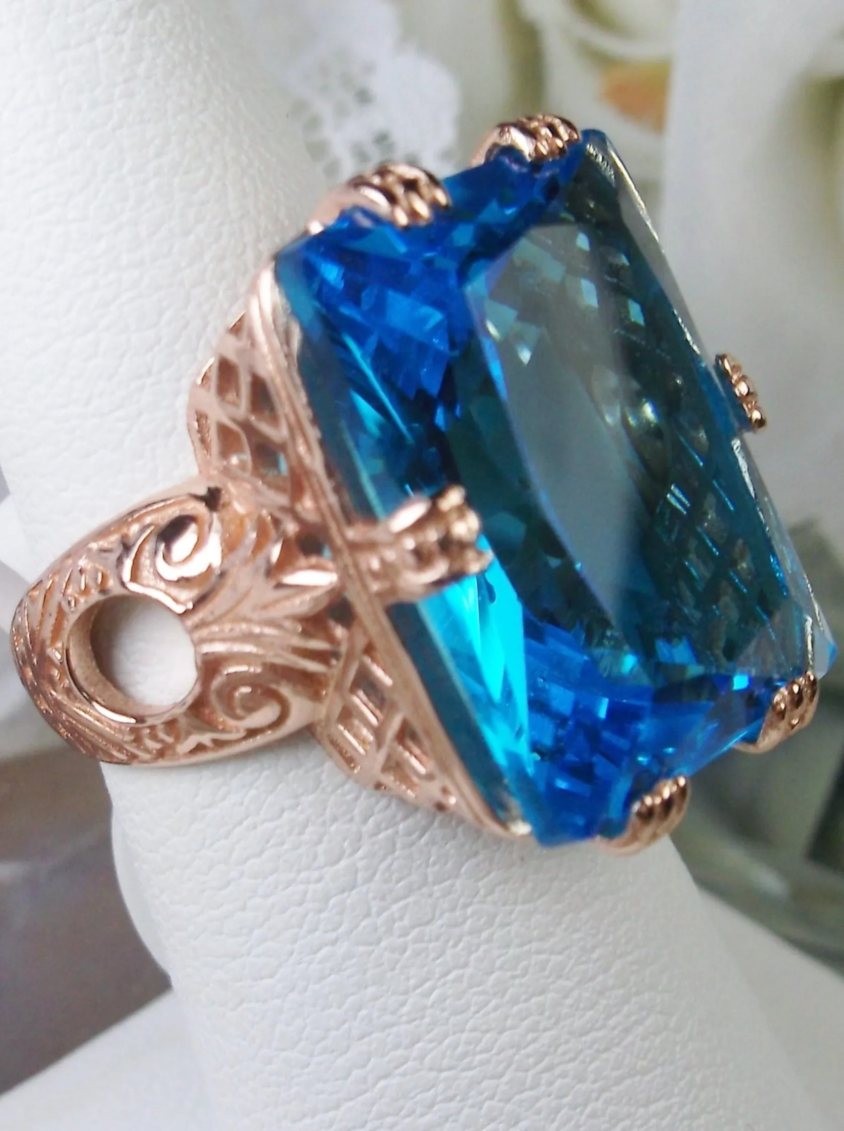 Swiss Blue Topaz Ring, 6 Prong Rose Gold plated Ring, 30ct Gem, Vintage Jewelry #D104