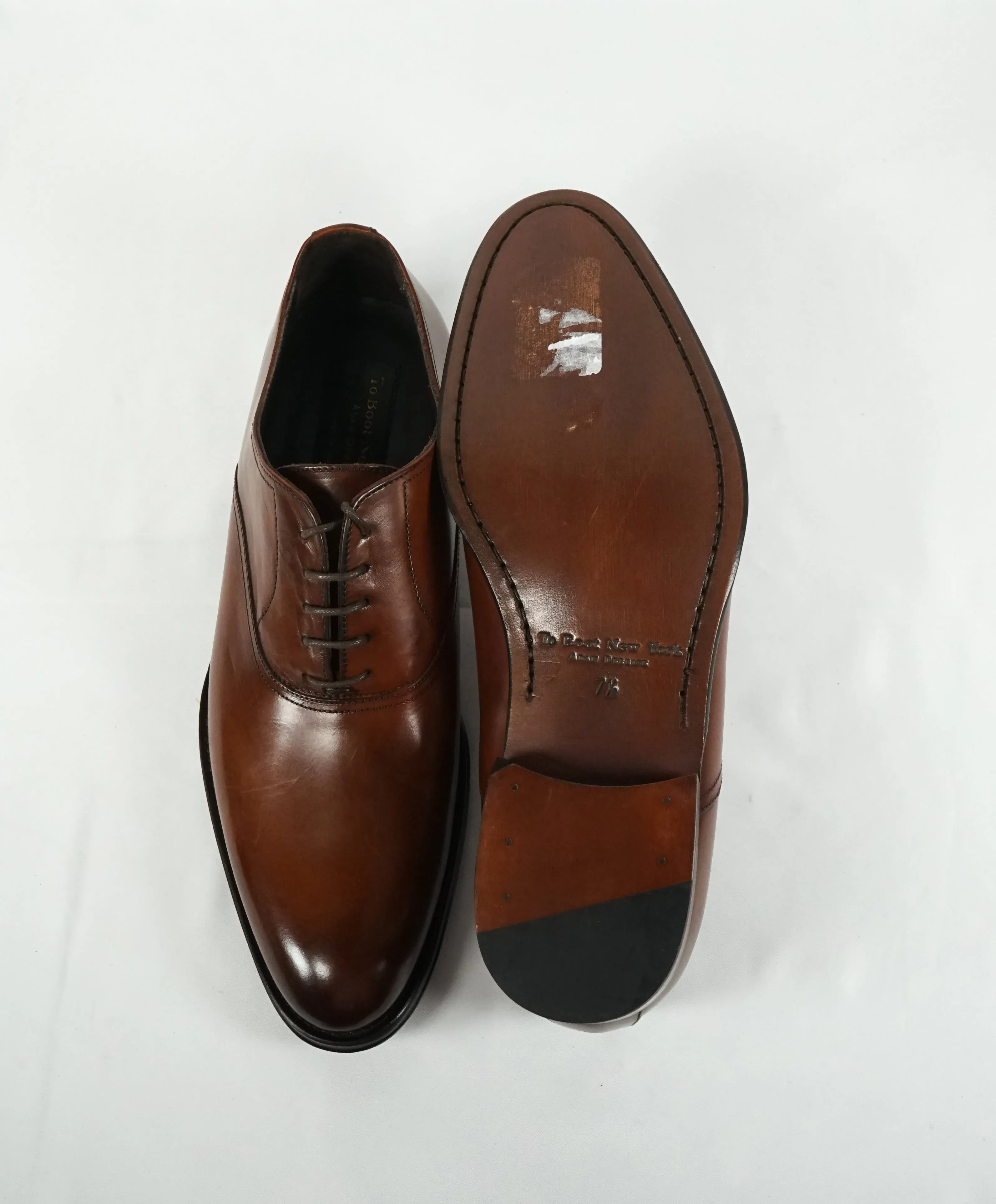 TO BOOT NEW YORK - Sleek Brown Oxfords In a Round Toe - 7.5