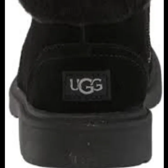 UGG Kids Azells Hiker boots size 6