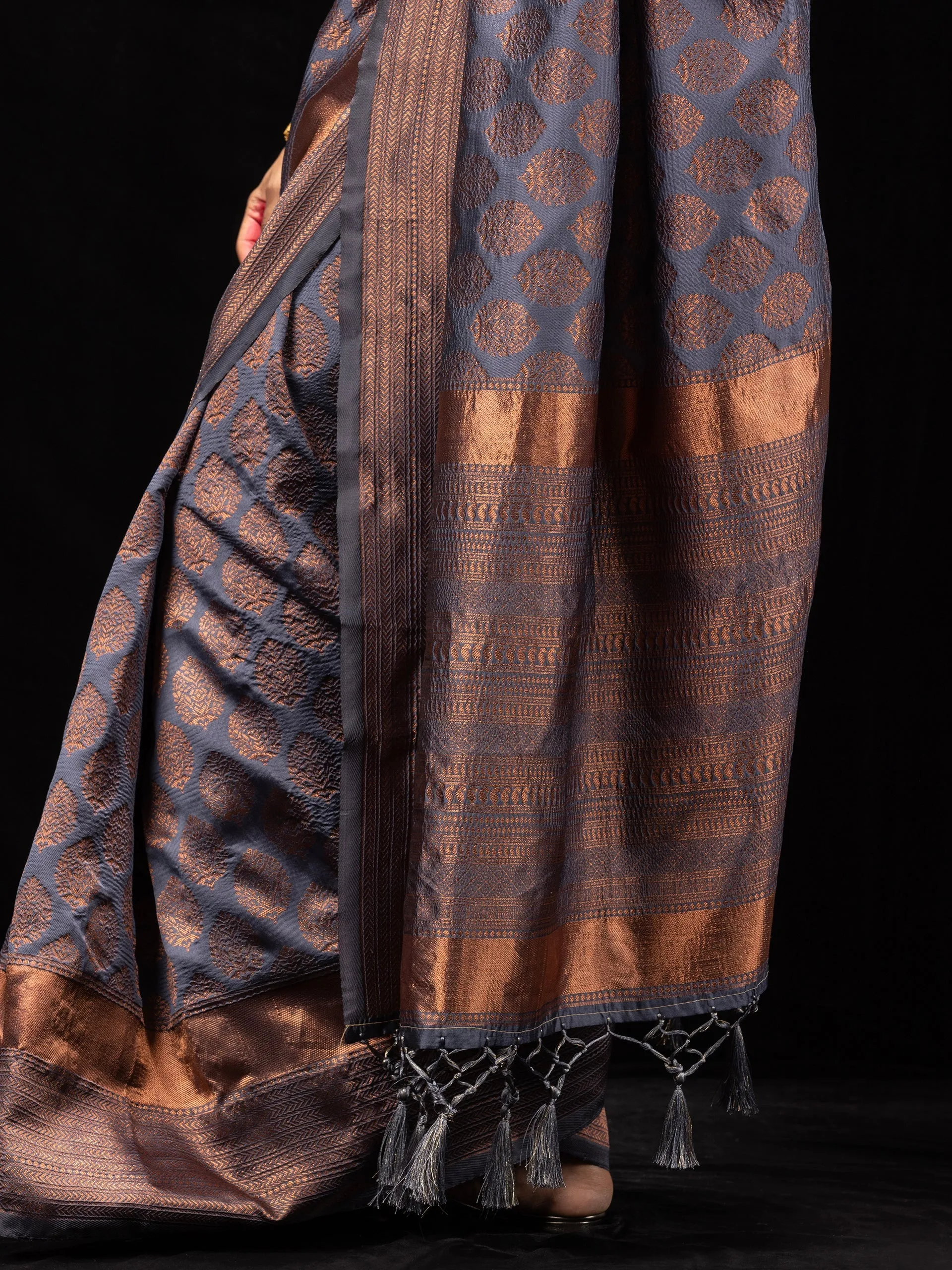 Vishesh Grey Slate Saree with Blouse Fabric