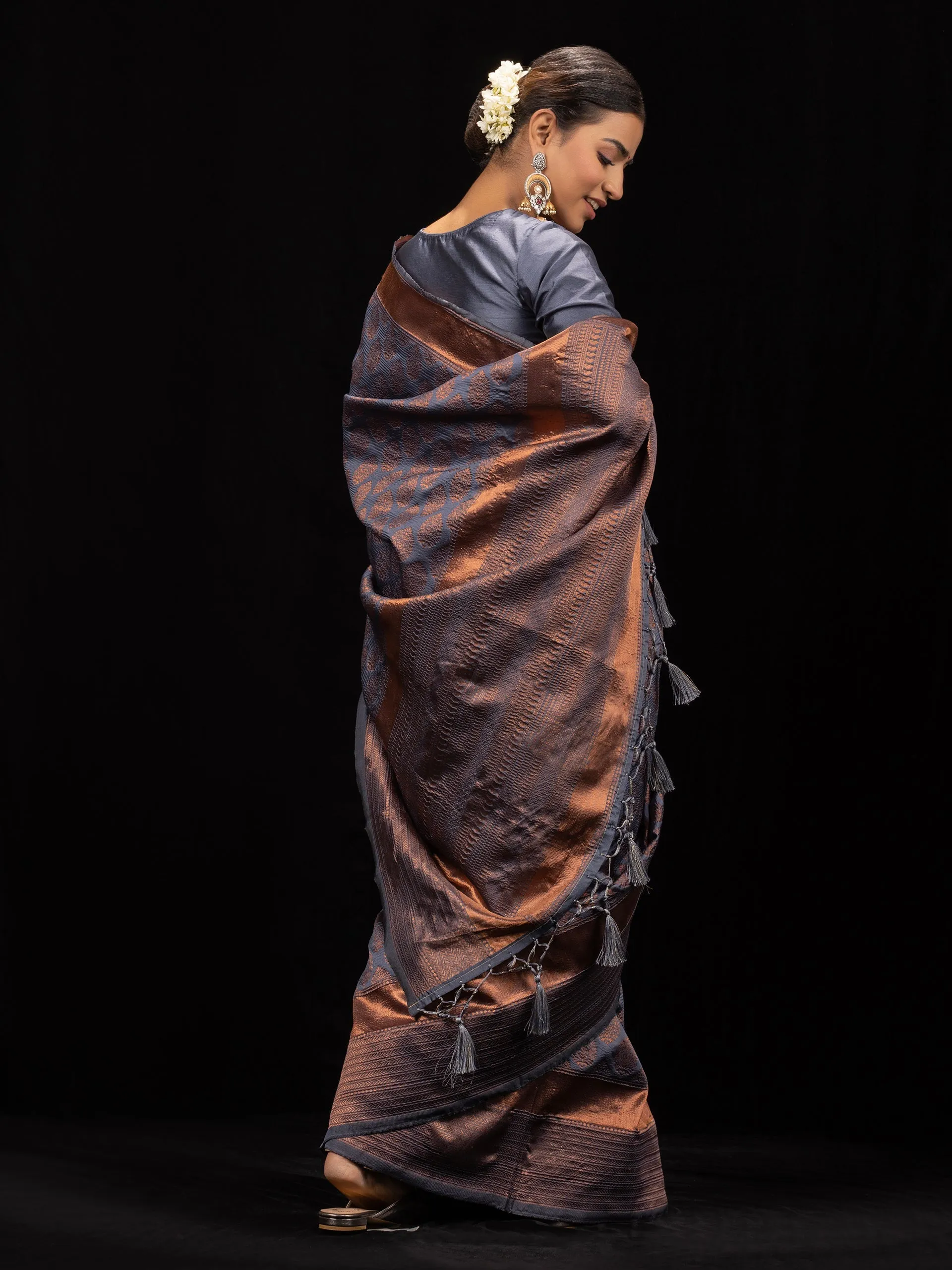Vishesh Grey Slate Saree with Blouse Fabric