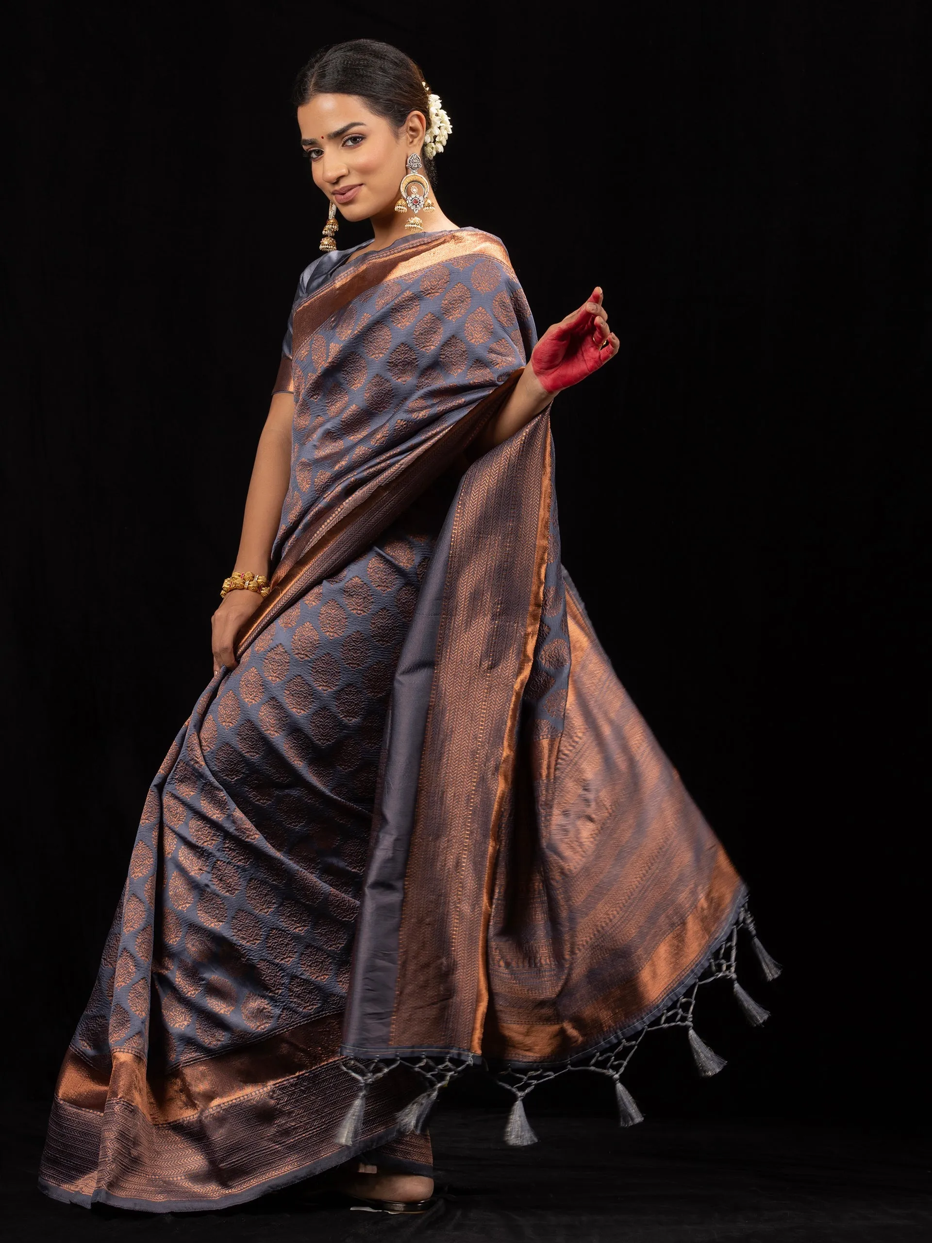 Vishesh Grey Slate Saree with Blouse Fabric